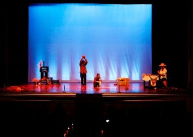 Ofrecen función gratuita por el Día de la Niña y el Niño en el Teatro Macedonio Alcalá